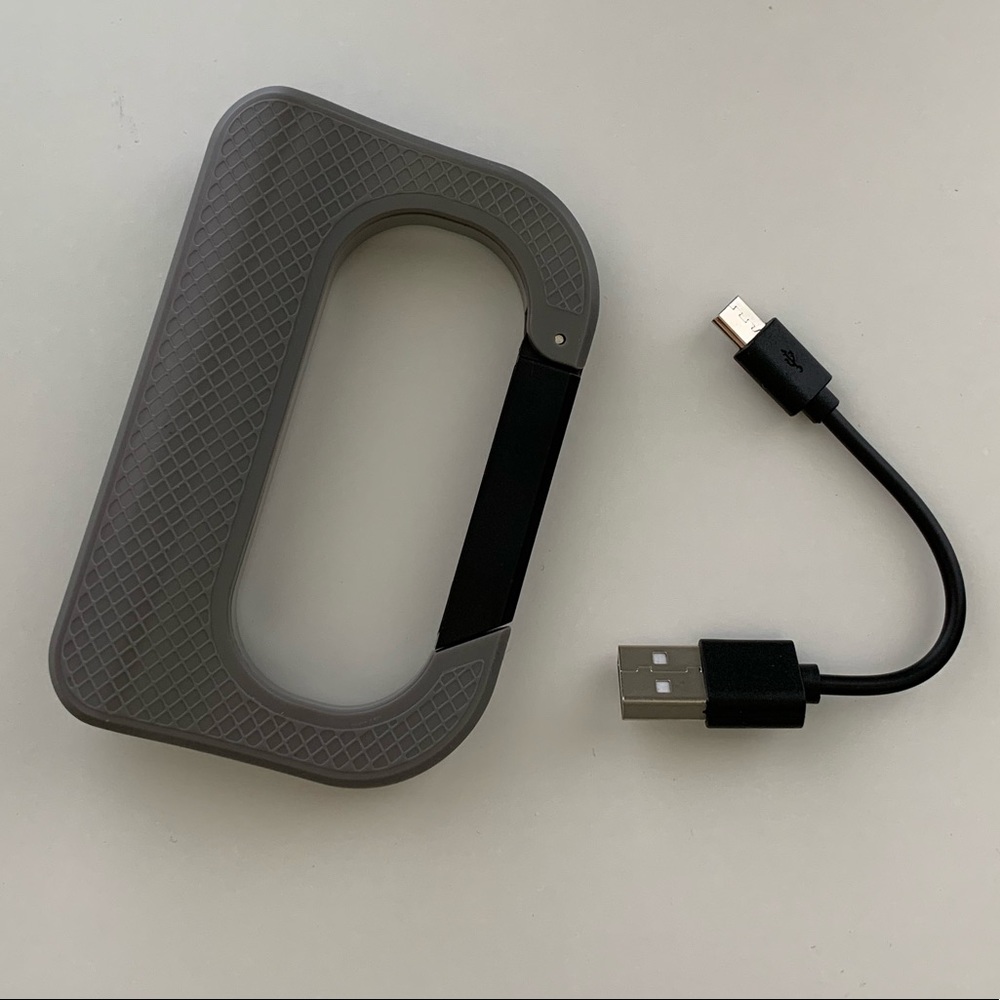 Carabiner Clip On Charging Power Bank NEW
